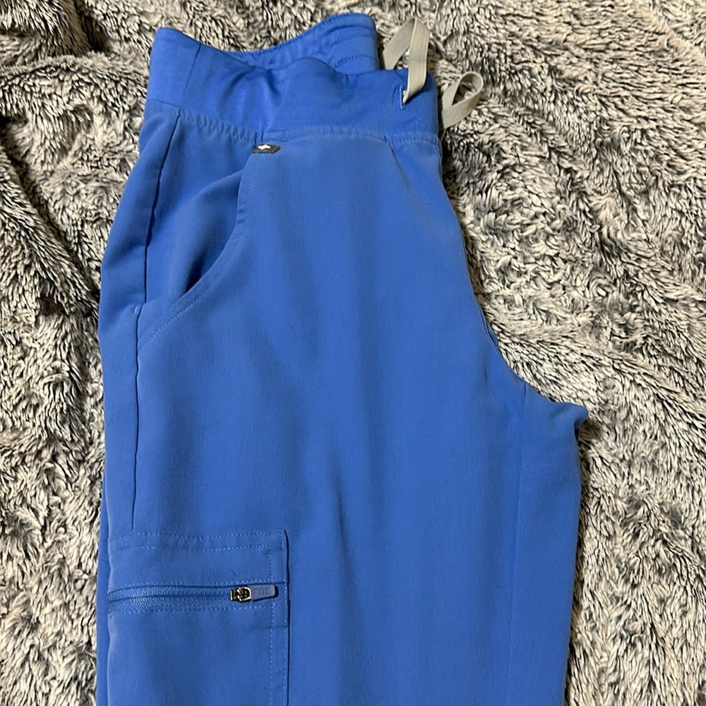 Figs scrub jogger style